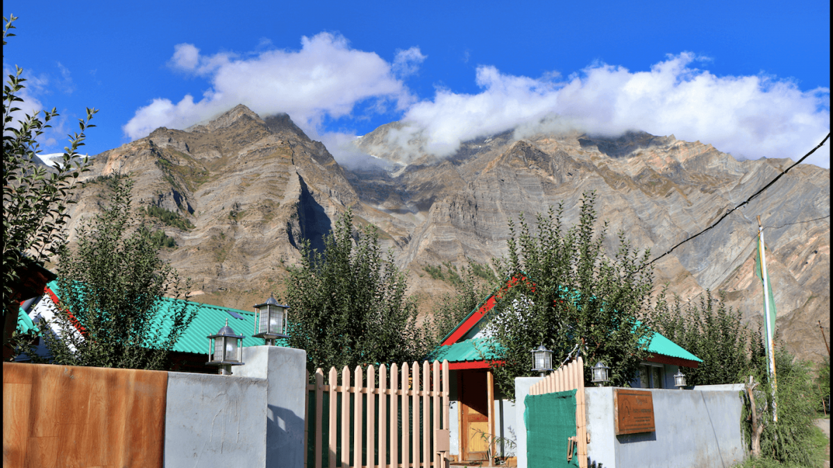 “Flying Monk” Huts is a place for travellers : Gushal, Lahaul Valley