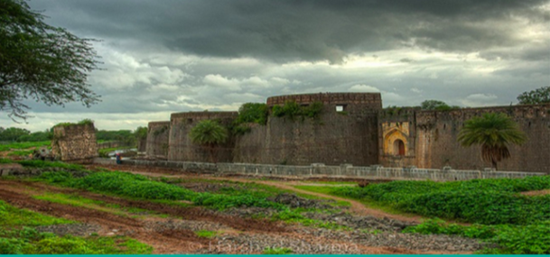 A Voyage to the Ahmednagar Fort